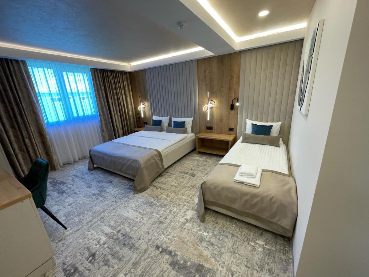 Hotel Rk Ghimbav Exterior photo