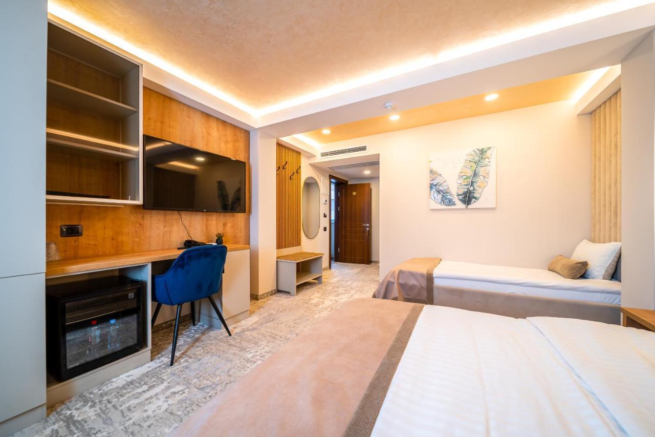 Hotel Rk Ghimbav Exterior photo