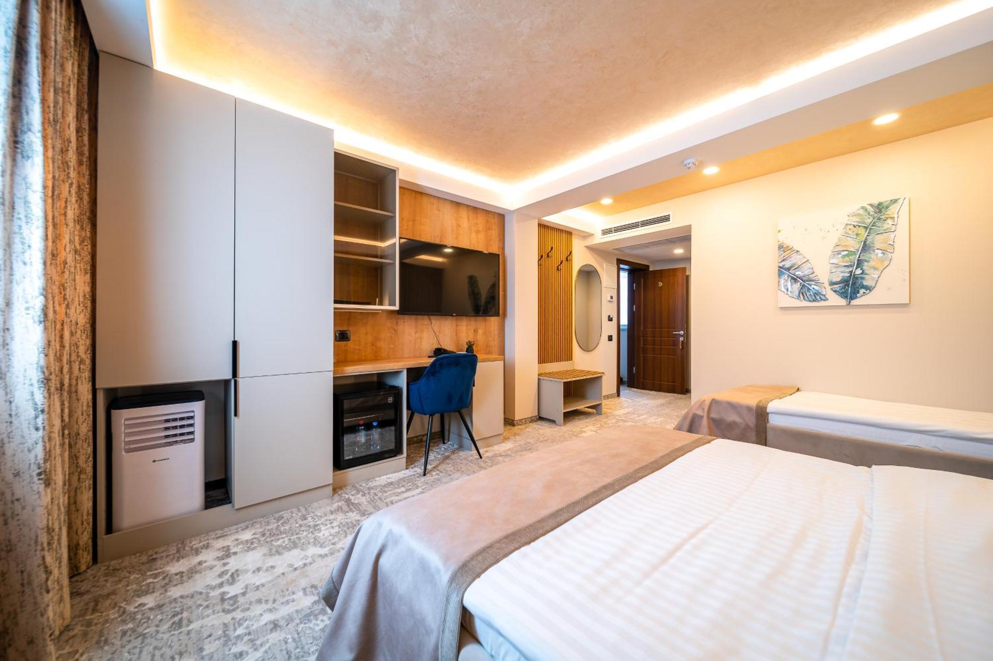 Hotel Rk Ghimbav Exterior photo