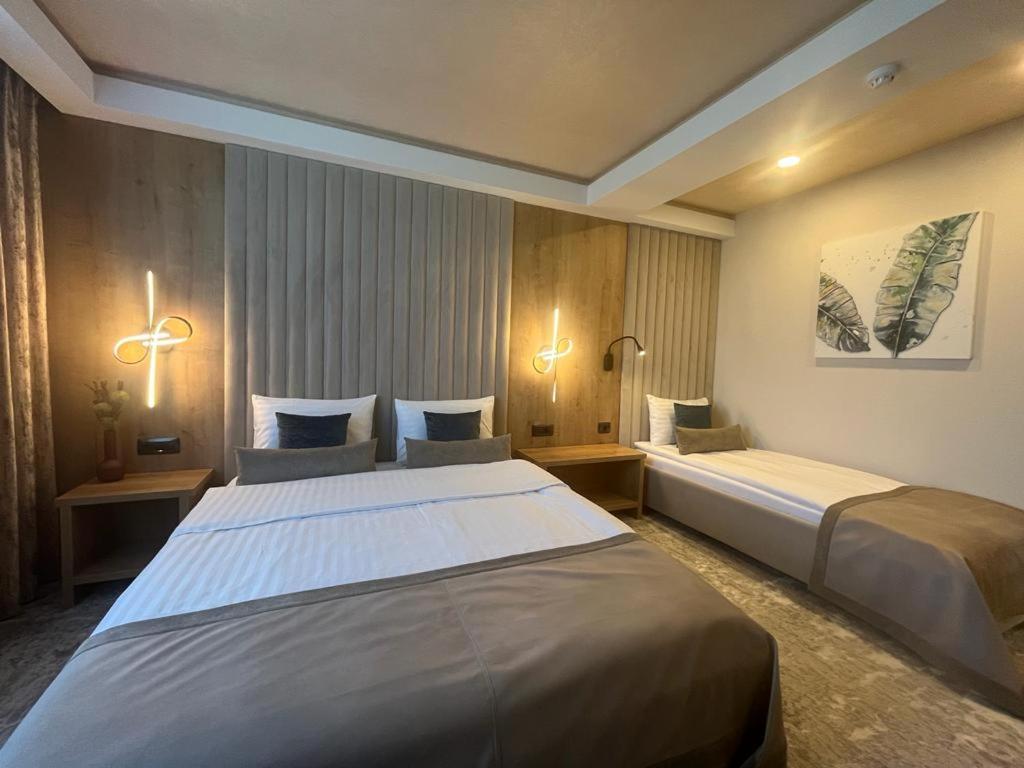 Hotel Rk Ghimbav Exterior photo